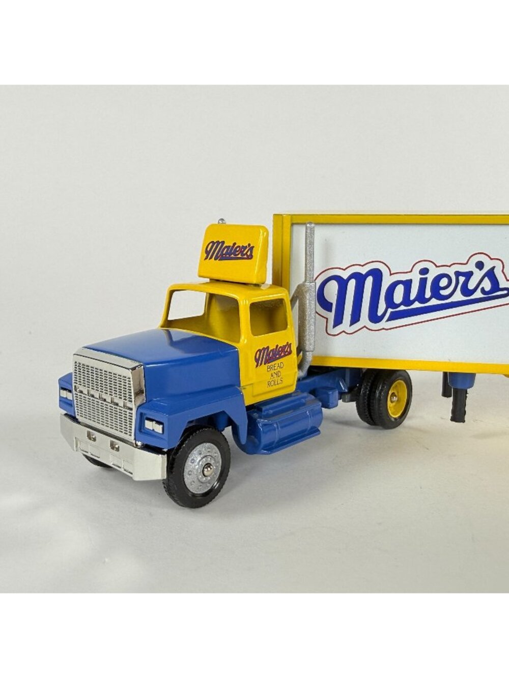 Winross Maiers Bread & Rolls Diecast Semi Truck 1:64 Yellow & Blue Vintage Model